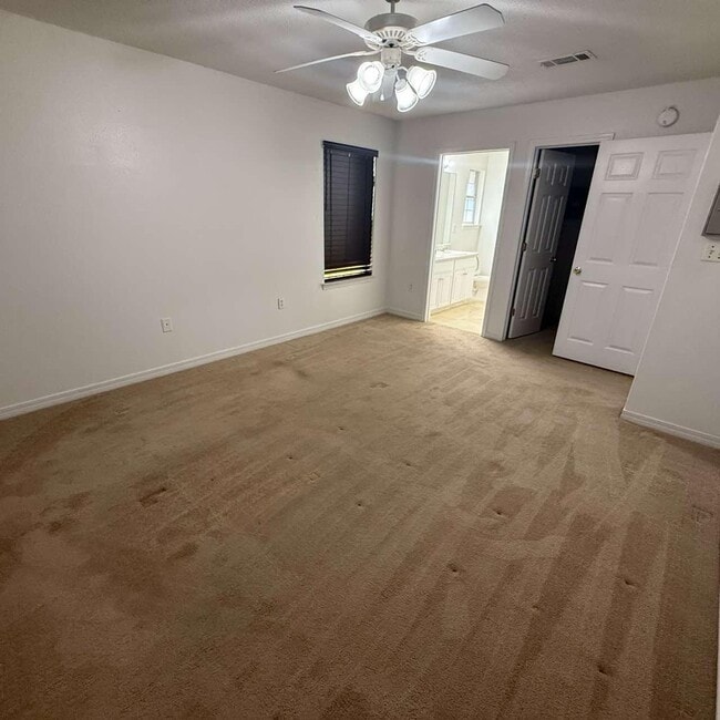 Building Photo - 1022 Freeport Ct