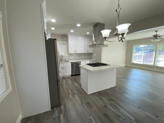 Foto del edificio - 584 N 8th Ave