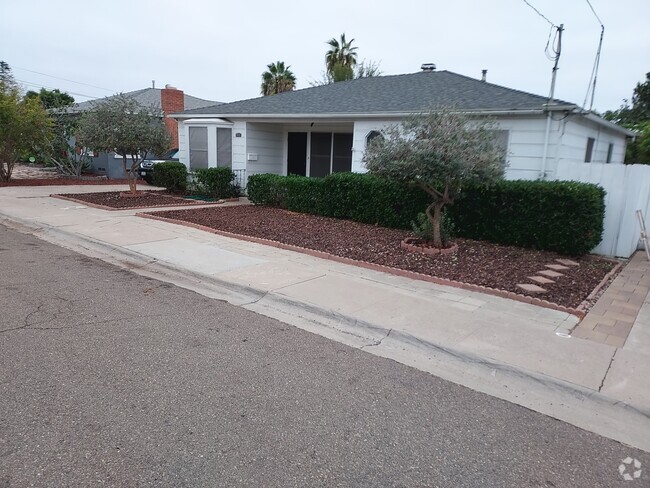 Beautiful Home w/ plenty of parking ! ! ! - 4804 Austin Dr