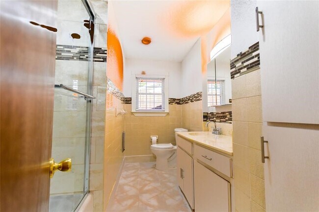 Foto del edificio - 10518 Hazelhurst Dr