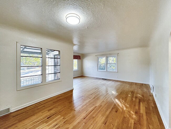 Building Photo - 6985 W 48th Ave