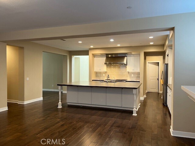 Foto del edificio - 428 S Lark Ellen Ave