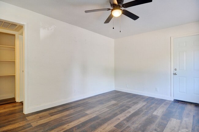 Foto del edificio - 3 bed 2 bath