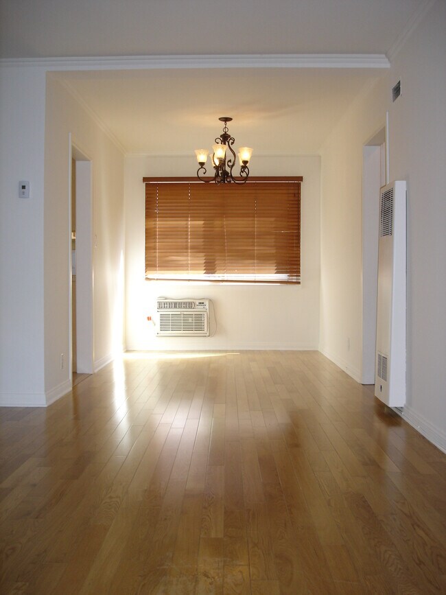 Foto del edificio - 1217 N Crescent Heights Blvd
