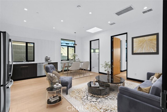 Foto del edificio - 922 W Clark Ave