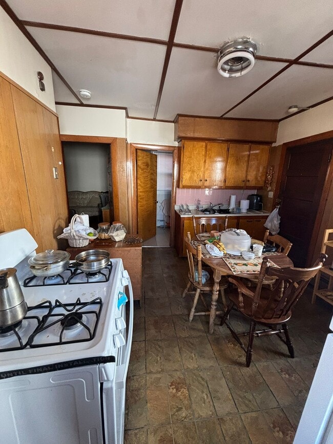 Foto del edificio - 121 Bennington St