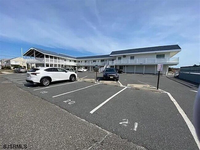 Building Photo - 08203
