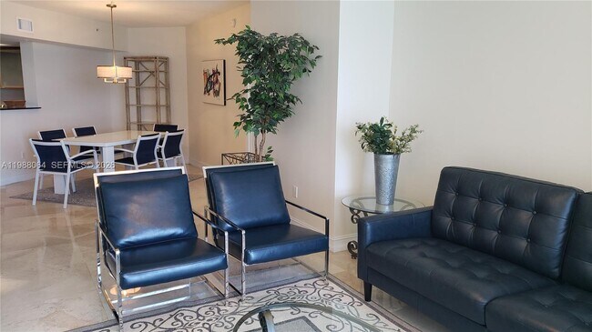 Foto del edificio - 16699 Collins Ave