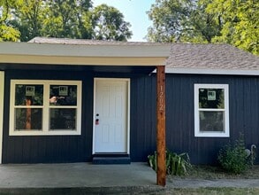 Building Photo - 1202 D St SE