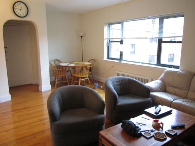 Building Photo - 106 Longwood Ave