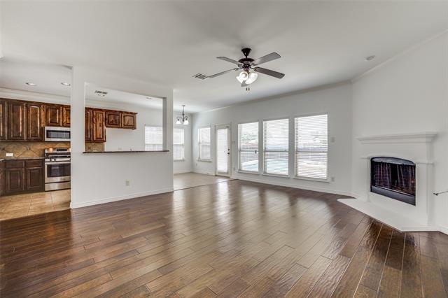 Foto del edificio - 1385 White Water Ln