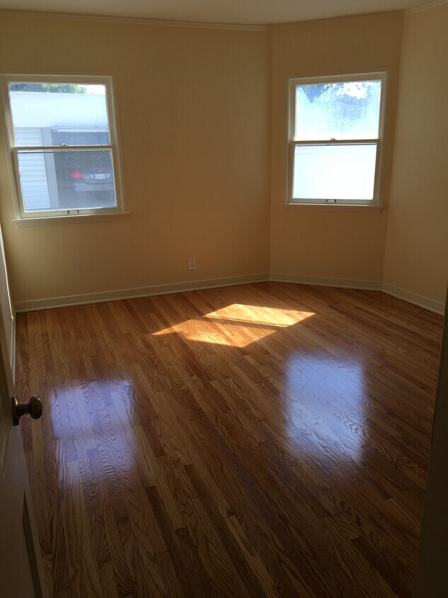 Bedroom - 4042 Los Feliz Blvd