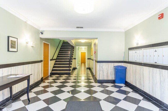 Foto del edificio - Cozy Columbia Heights Studio!