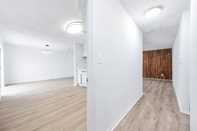 Foto del edificio - 11554 Chesswood Dr