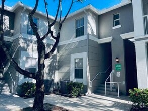 Building Photo - 2030 Shoma Dr