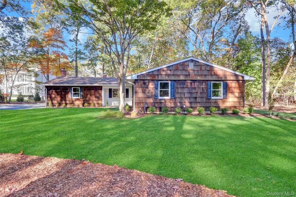 Primary Photo - 7 Canterbury Ct