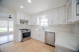 Building Photo - 4815 Caris St