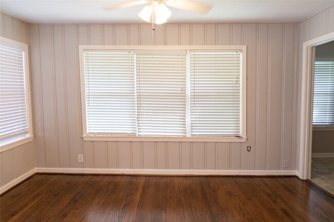 Building Photo - 8527 Greenbush St