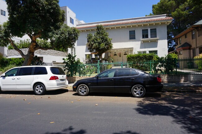 Foto del edificio - 1118 Magnolia Ave