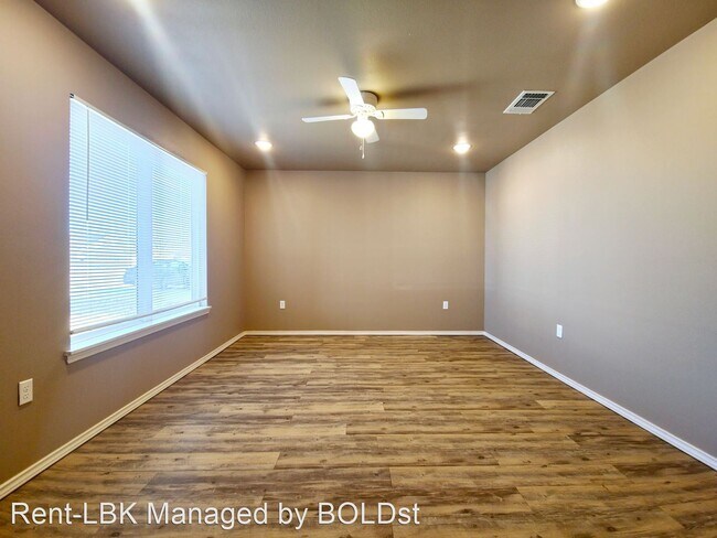 Foto del edificio - 3 br, 2 bath House - 2204 E 10th Street