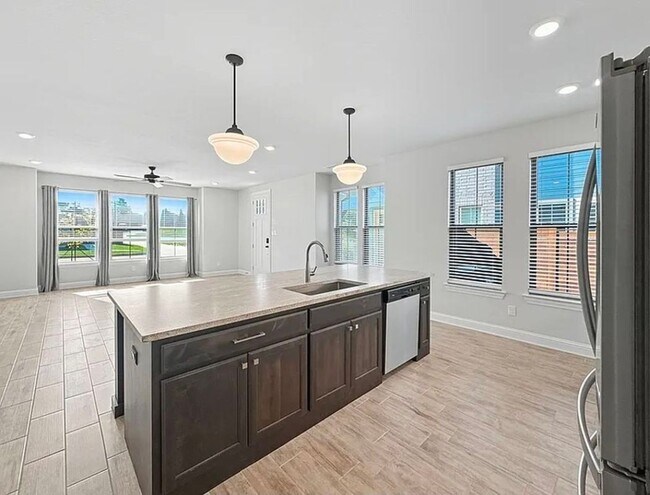 Foto del edificio - 9525 Thorncrown Ln