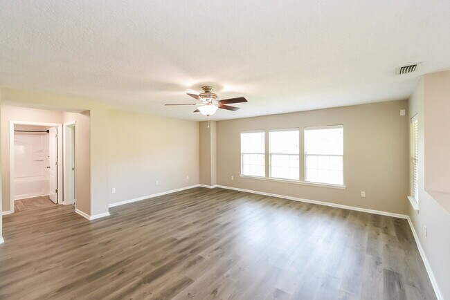 Foto del edificio - 75047 Brookwood Dr