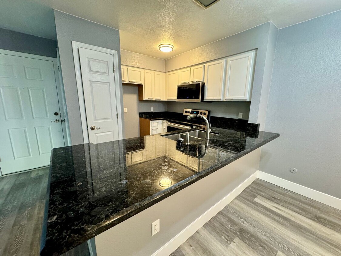 Primary Photo - Cozy 2 Bedroom 1 Bath Available 09/01/2025