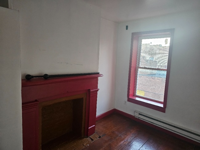 Building Photo - 52 Clinton St