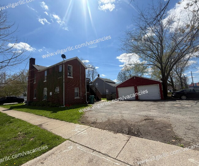 Foto del edificio - 1201 Maple Ave