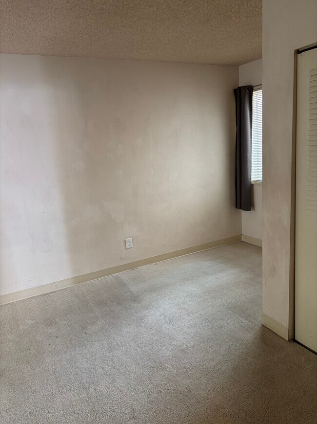 Foto del edificio - 1705 Heatheridge Rd