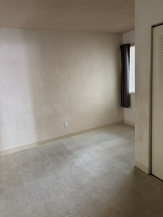Building Photo - 1705 Heatheridge Rd
