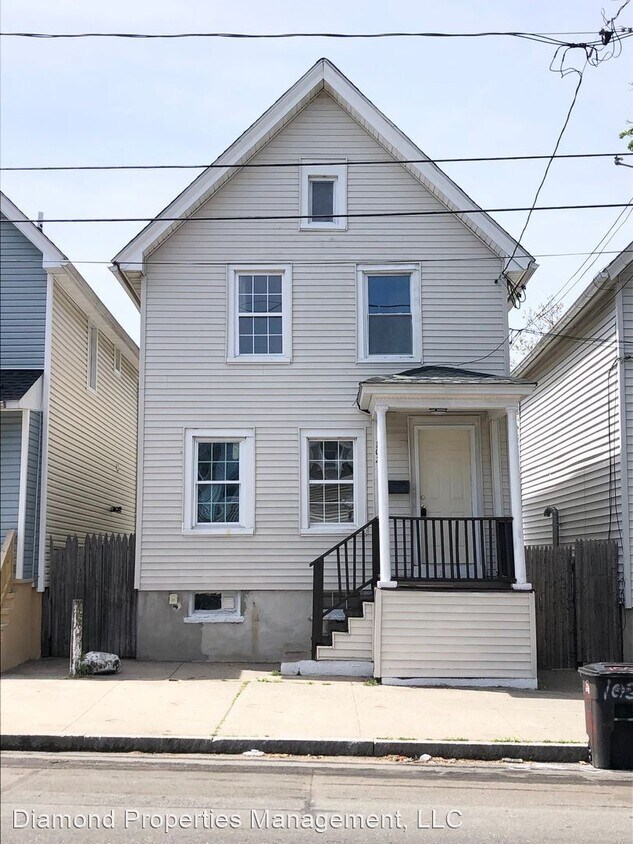 Primary Photo - 4 br, 2 bath House - 102 Haven Street