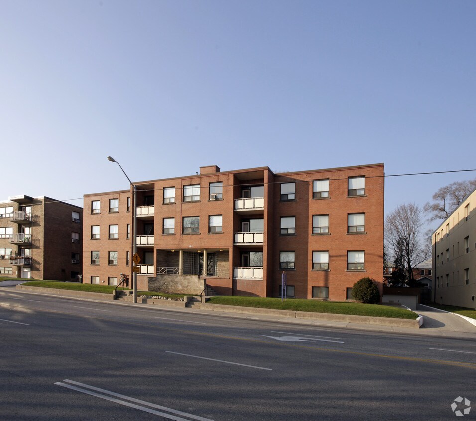 Building Photo - 894 Eglinton Ave E
