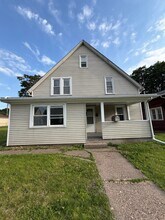 Building Photo - 512 16th Ave