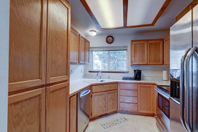 Foto del edificio - 3 Bed 2.5 Bath Townhome with Garage