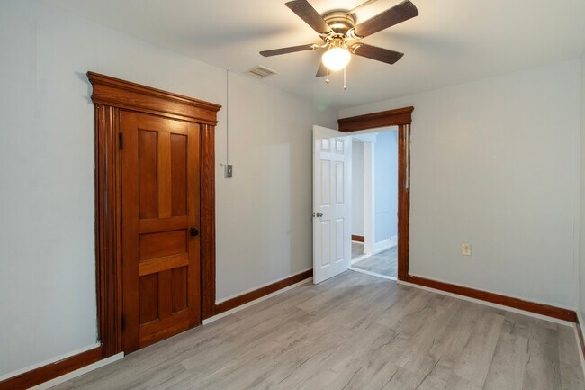 Foto del edificio - 23 Woodland St