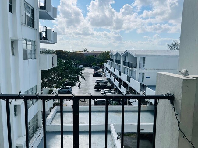 Building Photo - 2750 NE 183rd St