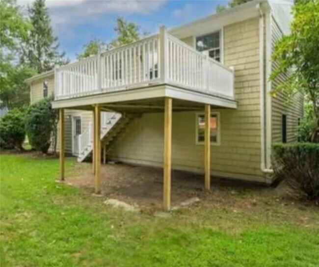 Building Photo - 384 Valley Rd