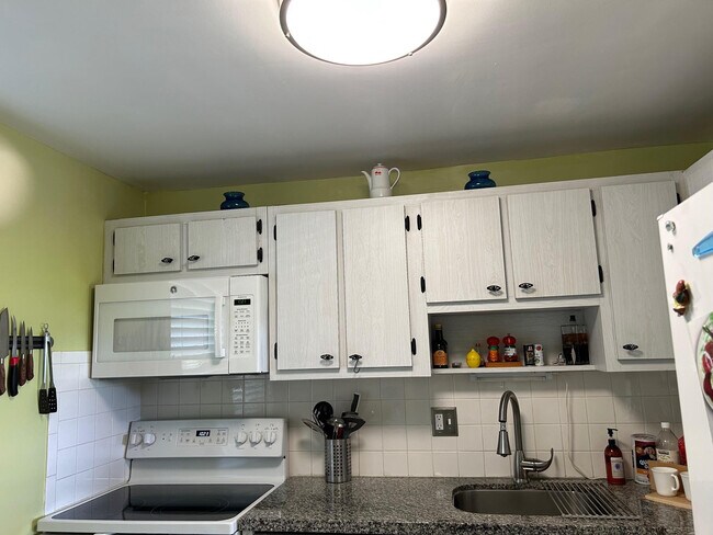 Foto del edificio - 7797 Golf Cir Dr