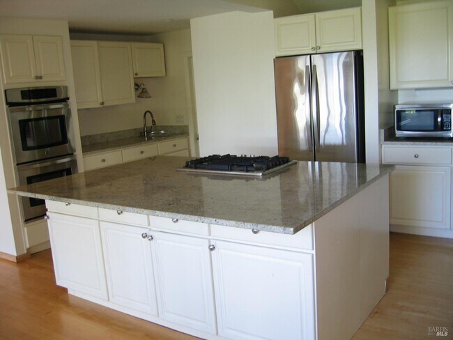 Foto del edificio - 230 Diviso St