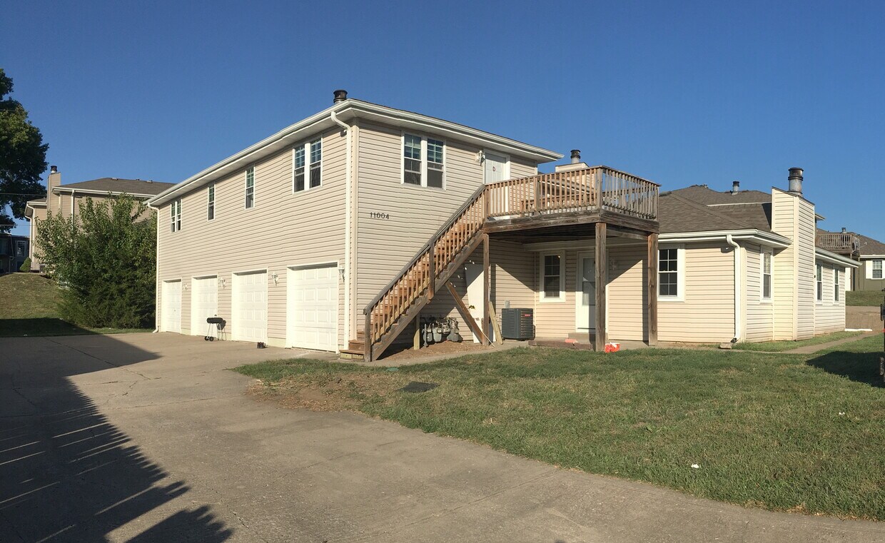 11004 NW Player Dr, Kansas City, MO 64152 Townhome Rentals in Kansas