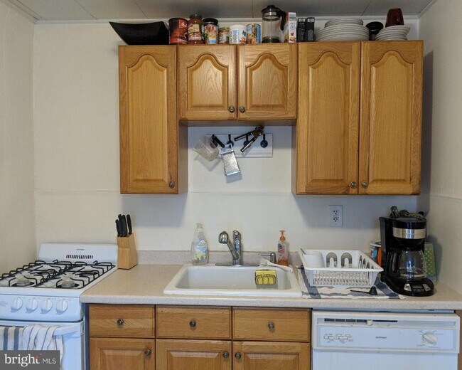 Building Photo - 448 Krams Ave