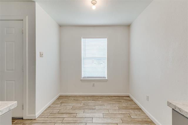 Foto del edificio - 215 Roberts Cir