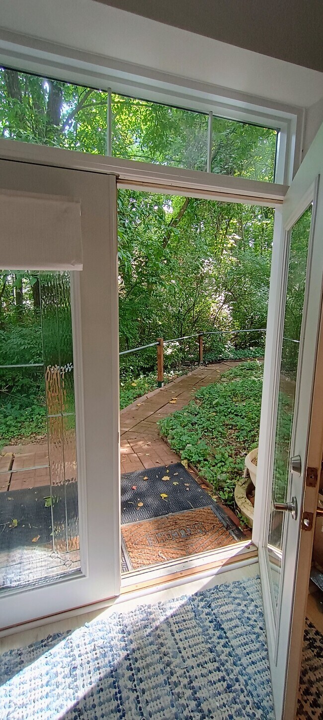 Foto del edificio - 906 Bitterfield Dr