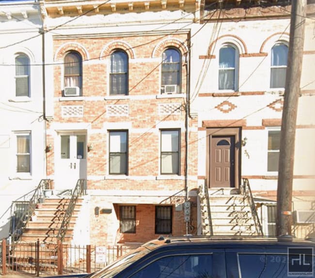 Building Photo - BRADFORD STREET XXL 1BD