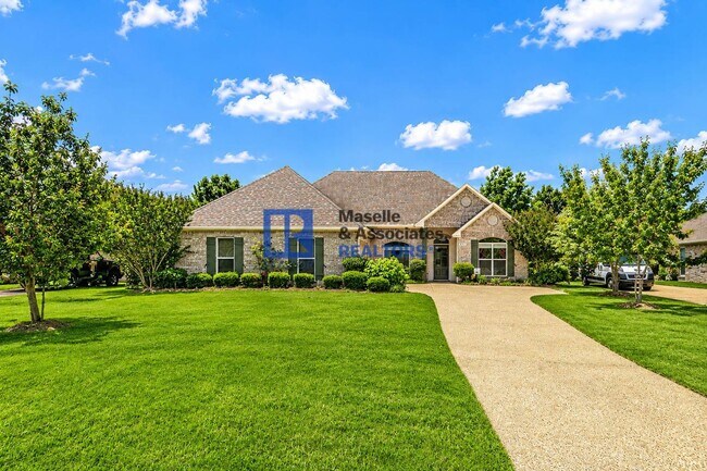 Building Photo - 3 Bed / 2 Bath Home on the Water in Ashbrooke