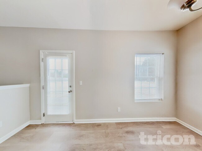 Foto del edificio - 413 Stoney Run Dr