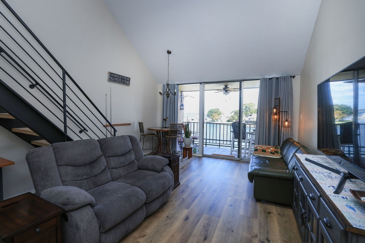 Primary Photo - 12600 Melville Dr