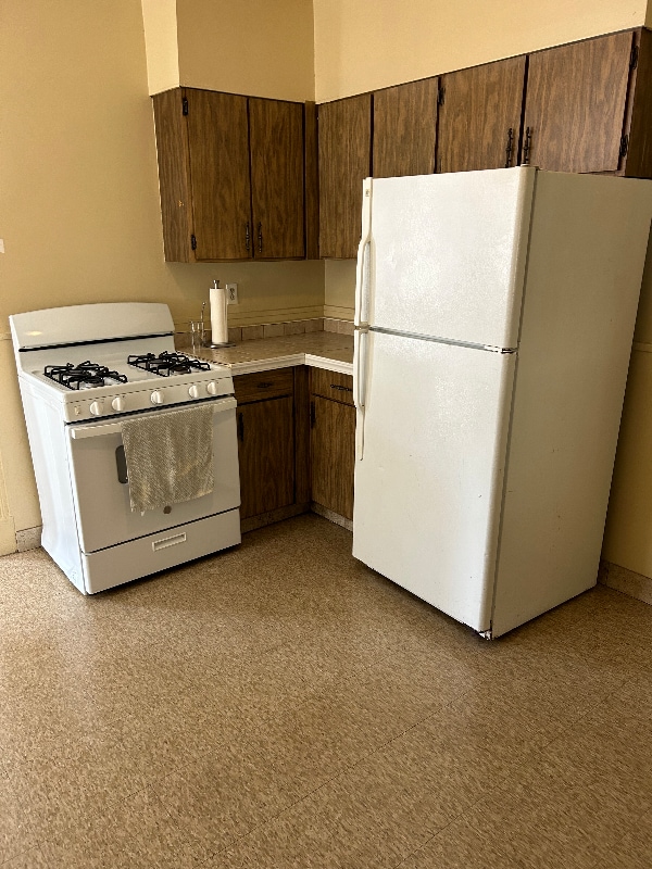 Building Photo - 29 Maple Ave