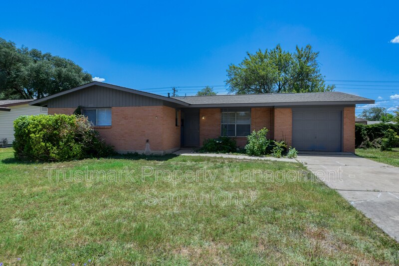 Foto principal - 410 Maple Dr